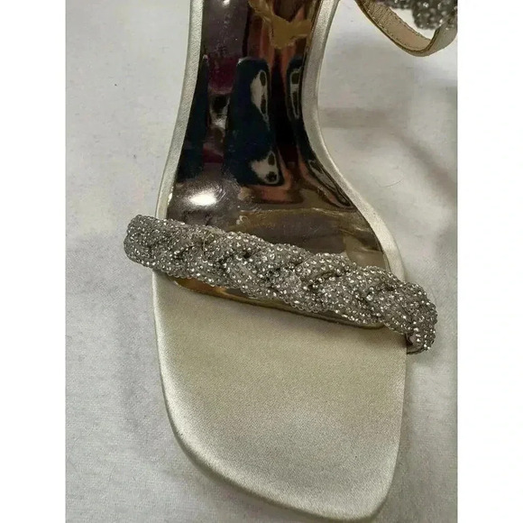 New Badgley Mischka Soft Gold Fennel Braided Spool Heel Size 5 ($265) - Picture 6 of 7